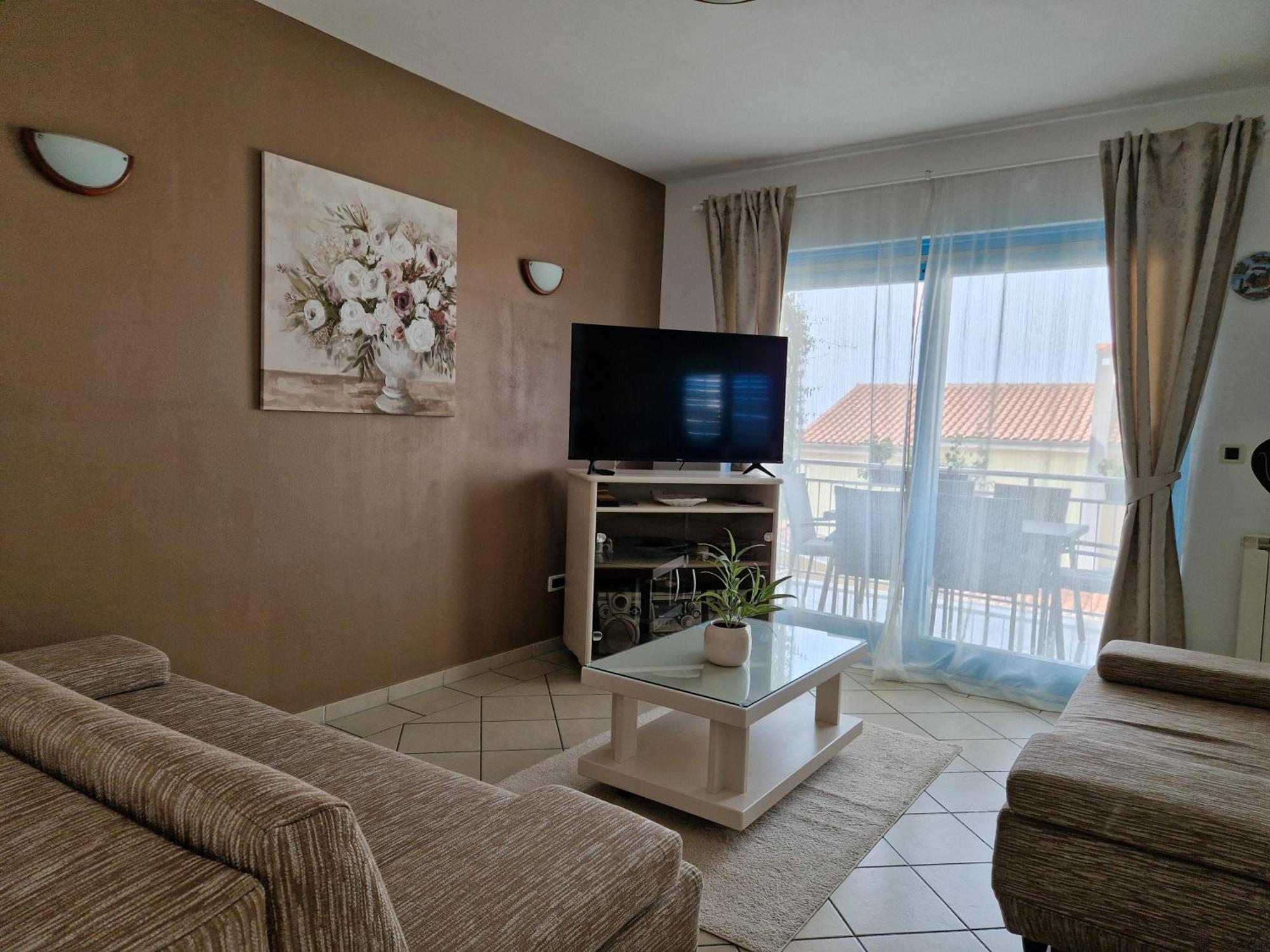 Apartment Karla โปเรช ภายนอก รูปภาพ