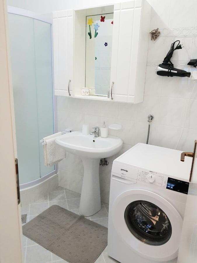 Apartment Karla โปเรช ภายนอก รูปภาพ
