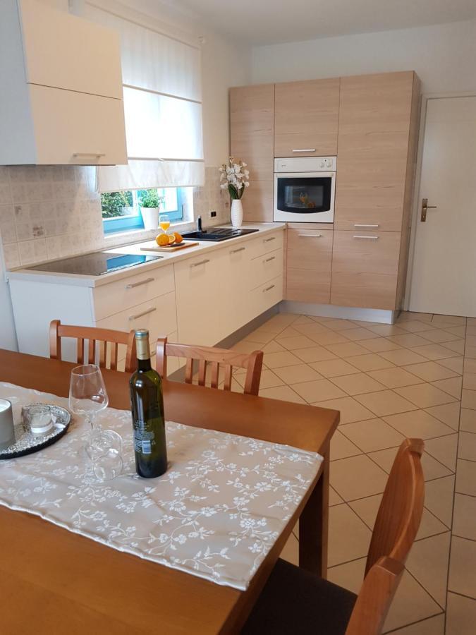 Apartment Karla โปเรช ภายนอก รูปภาพ