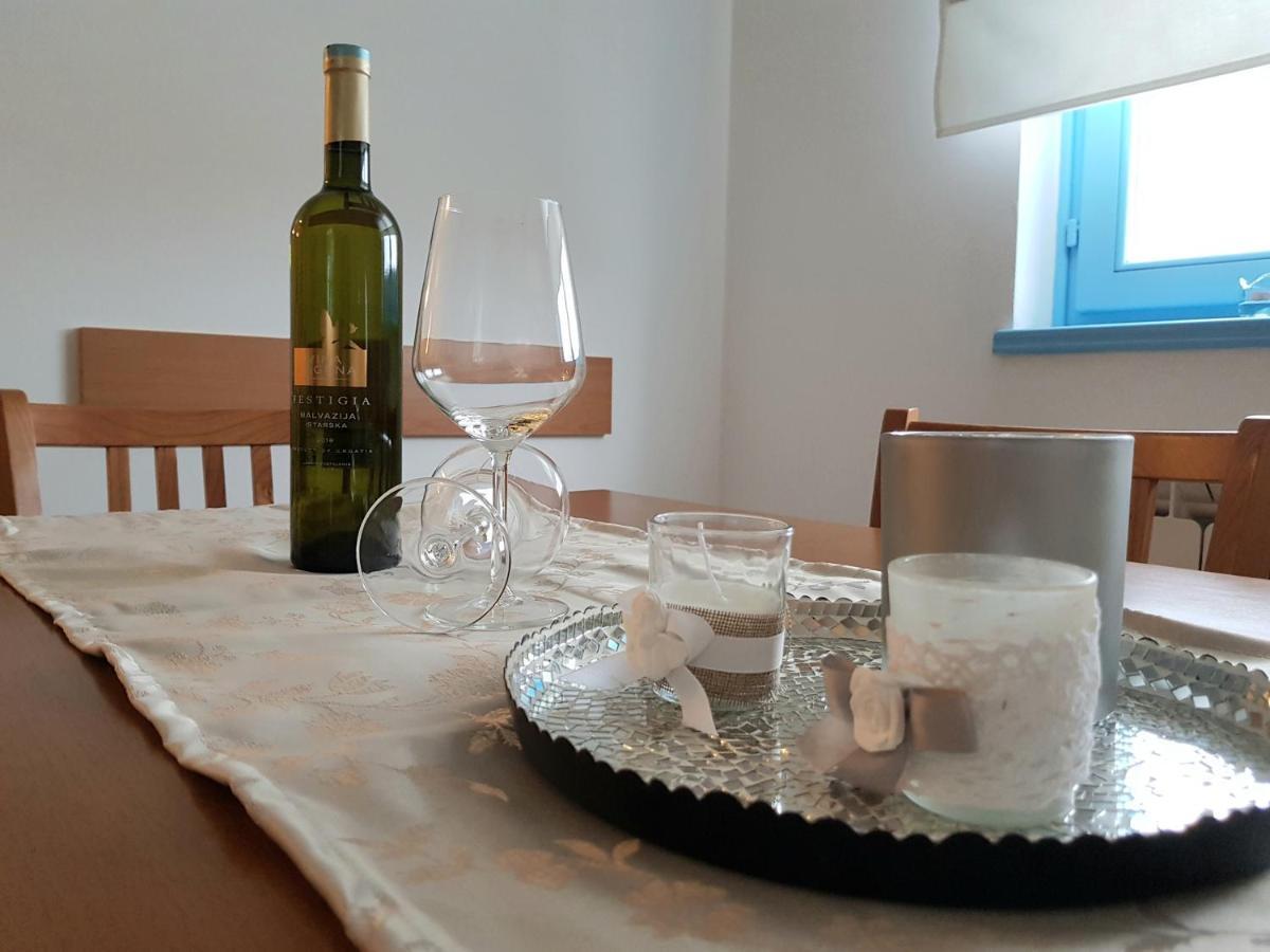 Apartment Karla โปเรช ภายนอก รูปภาพ